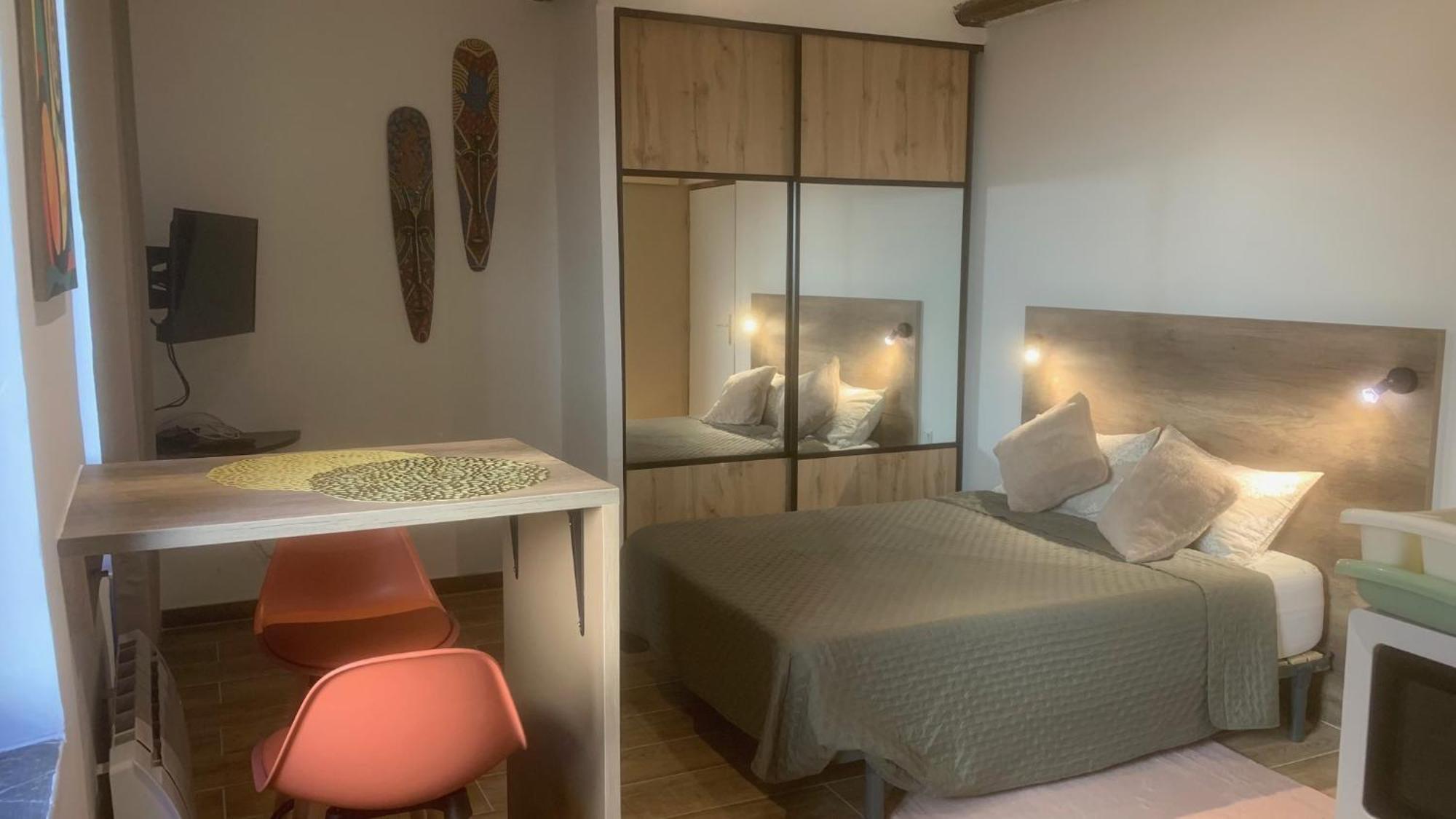 Studio Tout Equipe Pres Des Grands Buffets, Narbonne Eksteriør billede